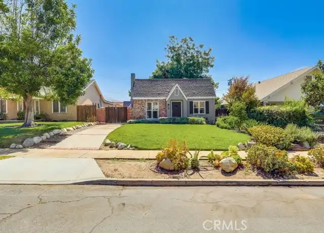 Property at 1402 N Oxford Ave, Pasadena, CA, 91104, 2 beds, 1 bath, [object Object]