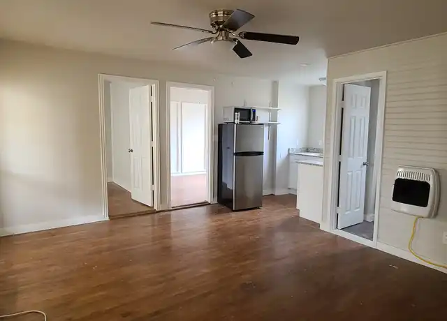 Property at 1405 Moore St Unit 2, Commerce, TX, 75428, 2 beds, 1 bath, [object Object]