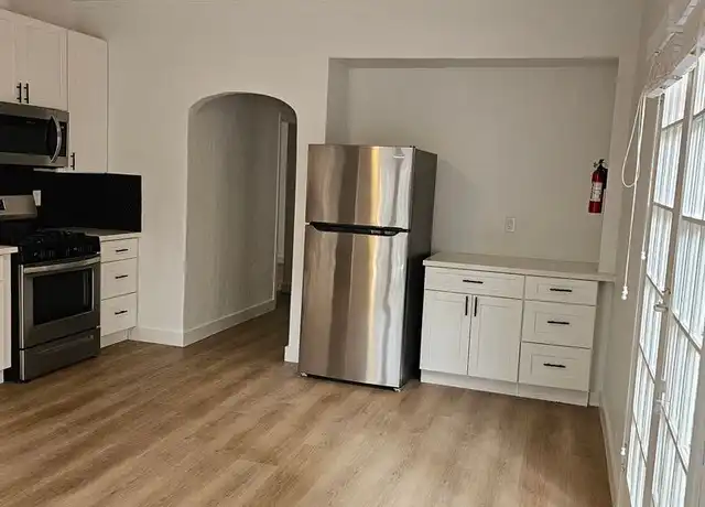 Property at 6439 Orange St Unit 2, Los Angeles, CA, 90048, 1 bed, 1 bath, [object Object]