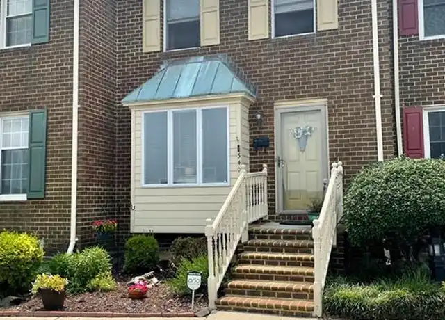 Property at 340 Worthington Sq, Portsmouth, VA, 23704, 2 beds, 2.5 baths, [object Object]