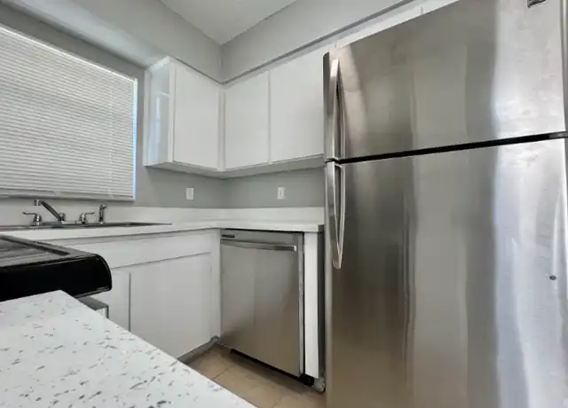 Property at 10220 N Ojus Dr Unit B, Tampa, FL, 33617, 2 beds, 1 bath, [object Object]