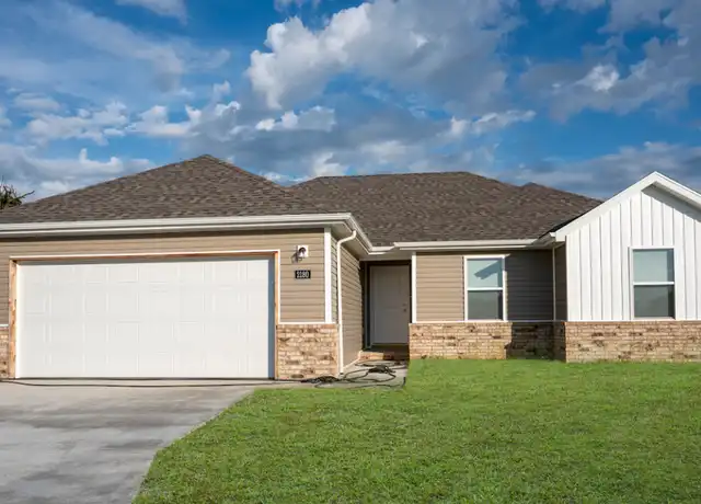 Property at 2180 S Durango Dr, Bolivar, MO, 65613, 4 beds, 2 baths, [object Object]