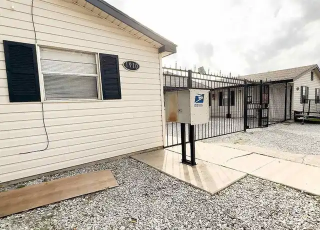 Property at 1910 NW Hoover Ave Apt 6, Lawton, OK, 73507, 1 bed, 1 bath, [object Object]