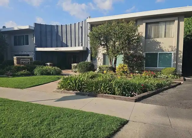 Property at 11849 Magnolia Blvd, Valley Village, CA, 91607, 1 bed, 1 bath, [object Object]