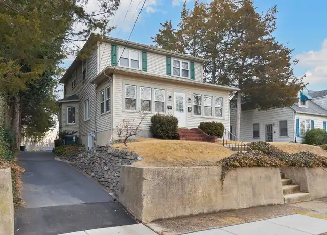 Property at 107 E Kings Hwy, Mount Ephraim, NJ, 08059, 2 beds, 1 bath, [object Object]