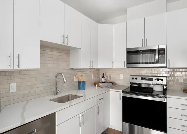 Photo of 495 Sutton St, North Andover, MA 01845