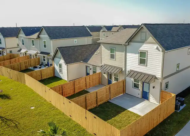 Property at Country Lane Townhomes - 4801 NE Zac Lentz Pkwy, Victoria, TX, 77904, 2-3 beds, 2 baths, [object Object]