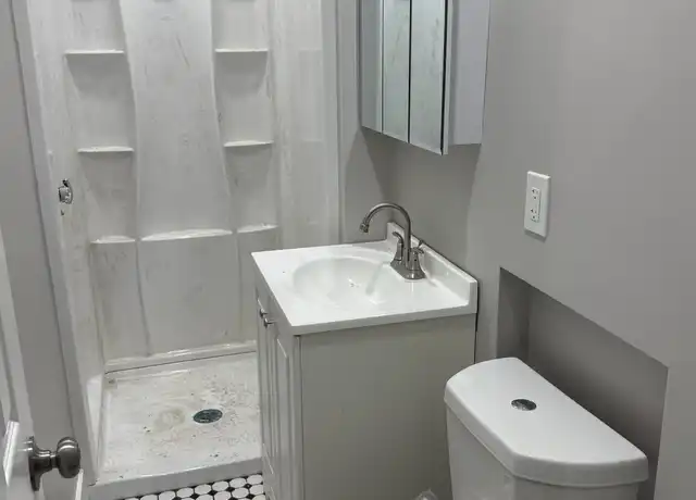 Property at 43 West St Unit 1, Worcester, MA, 01609, 3 beds, 1 bath, [object Object]