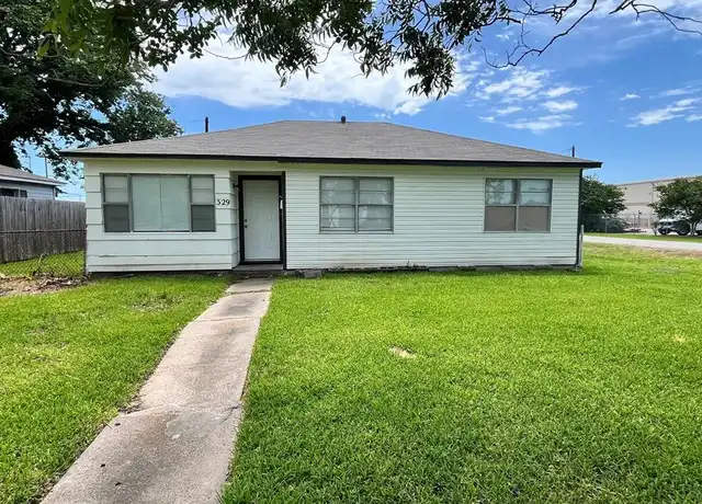 Property at 329 S 11th St, La Porte, TX, 77571, 3 beds, 2.5 baths, [object Object]