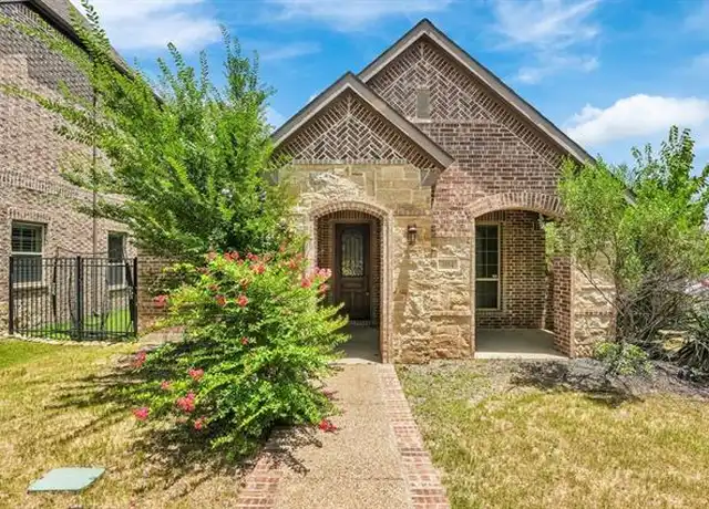 Property at 4004 Red Lynx Ln, Arlington, TX, 76005, 3 beds, 2 baths, [object Object]