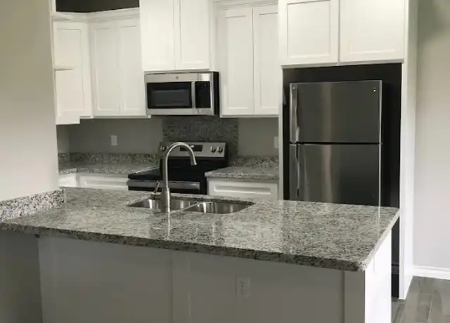 Property at 100 Olive St, Los Fresnos, TX, 78566, 3 beds, 2.5 baths, [object Object]