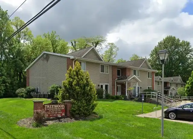 Property at 808 Treewood Dr, Hillsboro, OH, 45133, 1 bed, 1 bath, [object Object]
