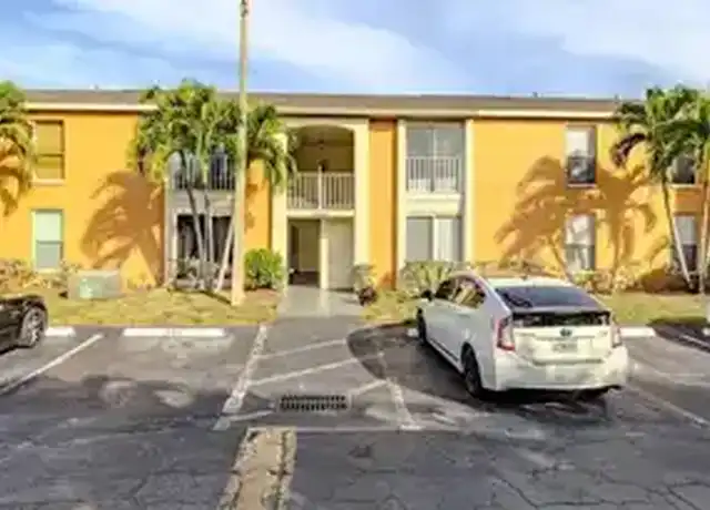 Property at 12650 Kenwood Ln, Fort Myers, FL, 33907, 2 beds, 2 baths, [object Object]