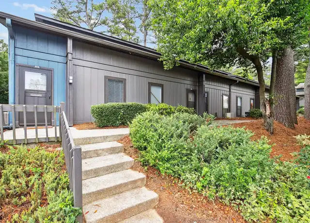 Property at Pine Village North - 2400 Post Village Dr SE, Smyrna, GA, 30080, 1 bed, 1 bath, [object Object]