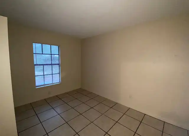 Property at 6102 NW 26th St Unit MR52-04, Gainesville, FL, 32653, 2 beds, 1 bath, [object Object]