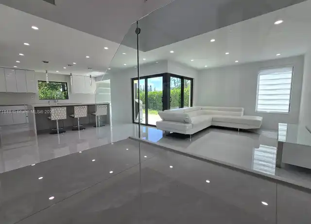 Property at 6711 SW 127th Pl, Miami, FL, 33183, 3 beds, 3 baths, [object Object]