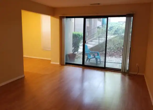 Property at 4 Shrewsbury Green Dr Unit B, Shrewsbury, MA, 01545, 1 bed, 1 bath, [object Object]