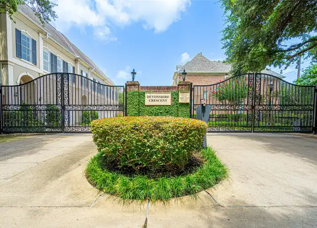 Property at 1814 Staffordshire Cres, Houston, TX, 77030, 4 beds, 3.5 baths, [object Object]