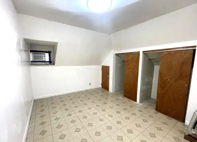 Property at 33-27 89th St Unit 3rd Fl, Flushing, NY, 11372, 3 beds, 1 bath, [object Object]