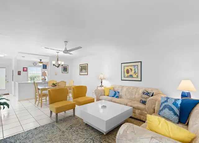 Property at 377 Bennington Ln Unit B, Lake Worth, FL, 33467, 2 beds, 2 baths, [object Object]