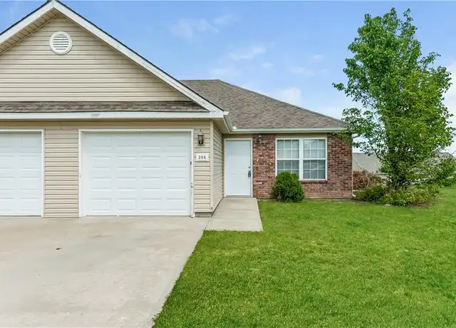 Property at 204 Palmer Ct, Pleasant Hill, MO, 64080, 3 beds, 2 baths, [object Object]