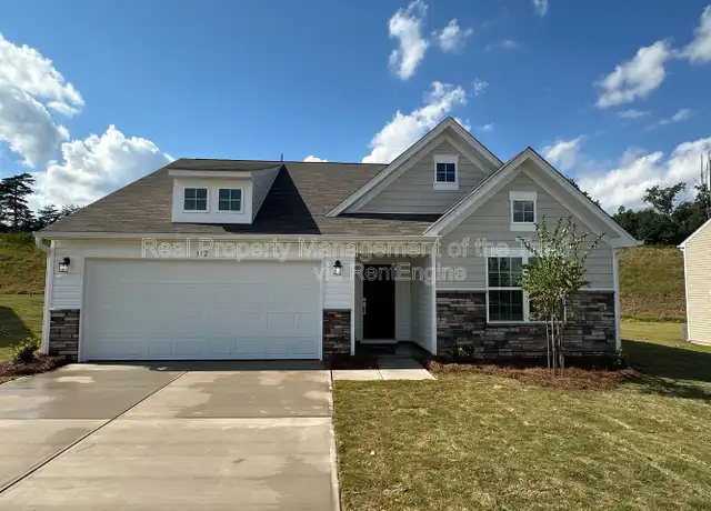 Property at 322 E King St, King, NC, 27021, 3 beds, 2 baths, [object Object]