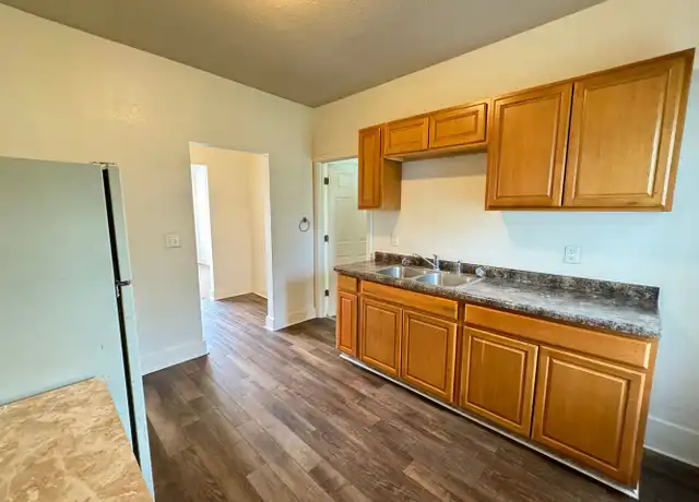 Property at 1106 N Michigan St Unit 1106-1, Elkhart, IN, 46514, 2 beds, 1 bath, [object Object]