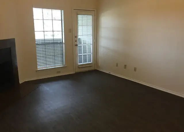 Photo of 3099 Parham Dr, Grand Prairie, TX 75052