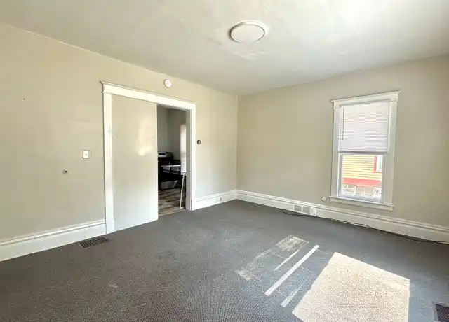 Property at 804 W Walnut St Unit 1, Kalamazoo, MI, 49007, 1 bed, 1 bath, [object Object]