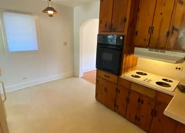 Property at 804 Saint James Cir Apt A, Charlottesville, VA, 22902, 2 beds, 1 bath, [object Object]