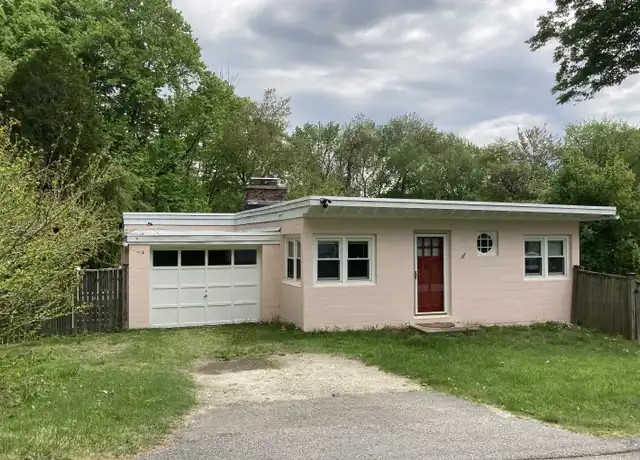 Property at 10 Phelps Ln, Deep River, CT, 06417, 3 beds, 1 bath, [object Object]