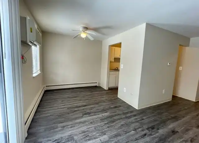 Property at Oak Valley Apartments - 2935 Oak Valley Ave SW, Wyoming, MI, 49519, 1-2 bed, 1 bath, [object Object]