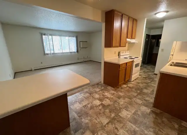 Property at 1125 19th St N Unit 13, Fargo, ND, 58102, 1 bed, 1 bath, [object Object]