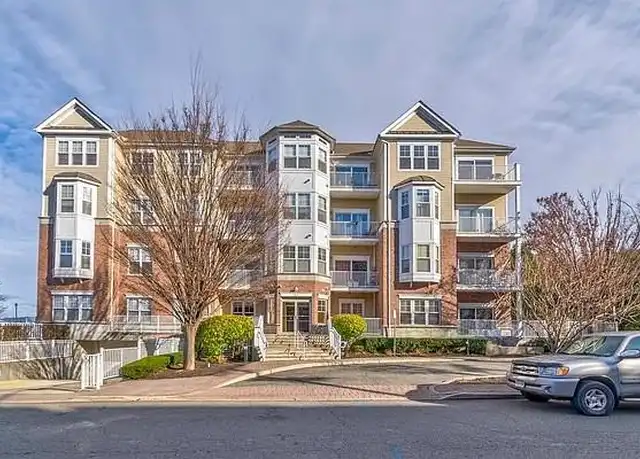 Property at 201 W 30th St #302, Bayonne, NJ, 07002, 2 beds, 2 baths, [object Object]