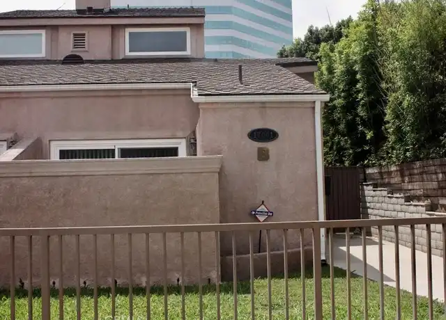 Property at 17041 A Ln Unit B, Huntington Beach, CA, 92647, 2 beds, 2 baths, [object Object]