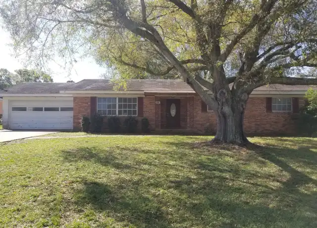 Property at 1484 Avenue H NE, Winter Haven, FL, 33881, 3 beds, 2 baths, [object Object]