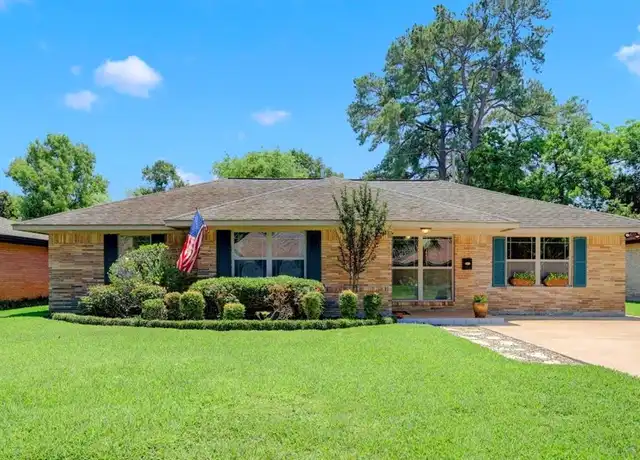 Property at 1023 W 31st St, Houston, TX, 77018, 3 beds, 2 baths, [object Object]