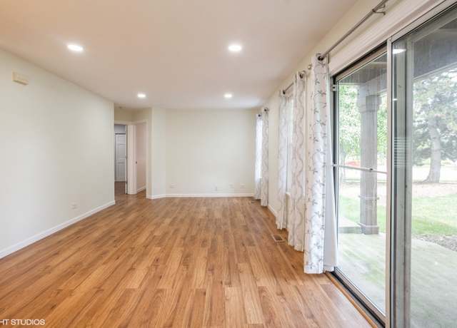 Photo of 1051 Rockport Dr #1051, Carol Stream, IL 60188