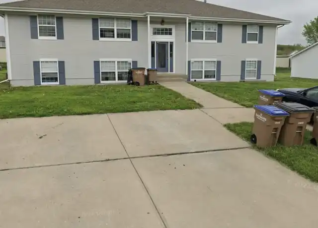 Property at 132 N Crest Dr, Raymore, MO, 64083, 1 bed, 1 bath, [object Object]