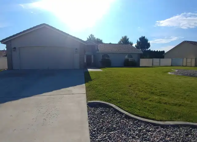 Property at 2504 Ficus Dr, West Richland, WA, 99353, 3 beds, 2 baths, [object Object]