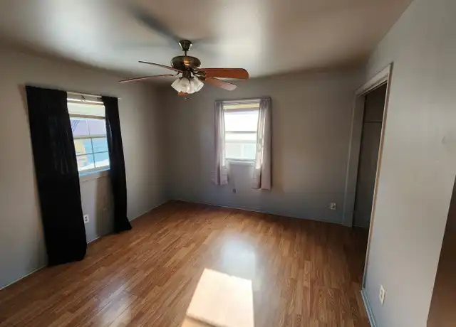 Property at 205 S Parker Ave Unit 4, Springfield, IL, 62704, 2 beds, 1 bath, [object Object]