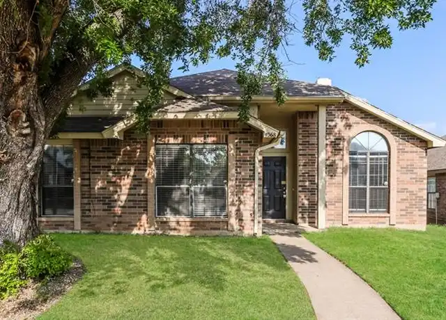 Property at 4368 Saugus Dr, Grand Prairie, TX, 75052, 3 beds, 2 baths, [object Object]
