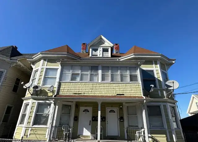 Property at 30-32 Center St Unit 32 2nd/3rd, Bridgeport, CT, 06604, 4 beds, 2 baths, [object Object]