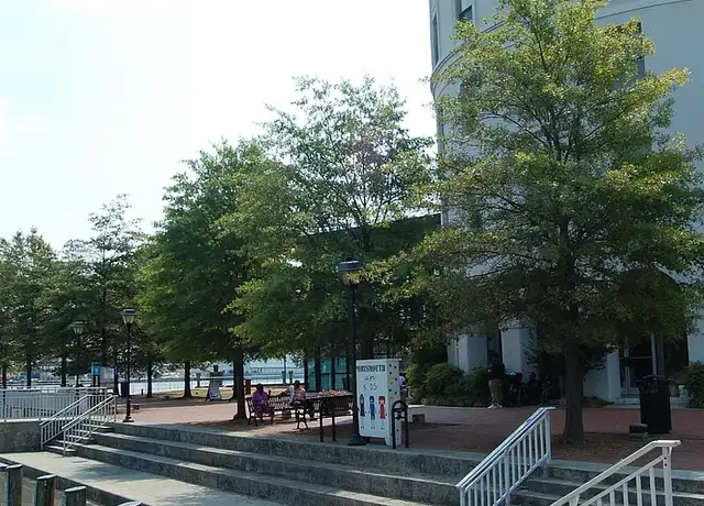 Photo of 1 High St, Portsmouth, VA 23704