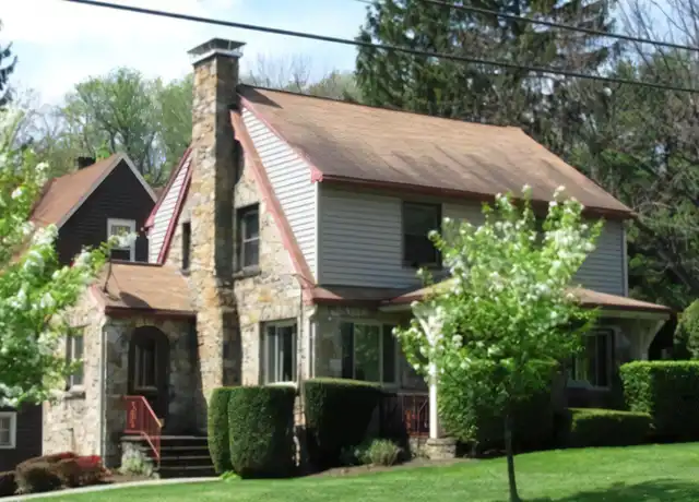 Property at 401 Olive St, Johnstown, PA, 15905, 3 beds, 1.5 baths, [object Object]