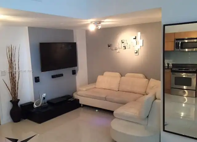 Property at 350 S Miami Ave #2207, Miami, FL, 33130, 1 bed, 1 bath, [object Object]