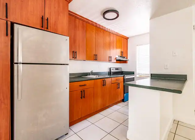 Property at 4051 N Dixie Hwy #20, Oakland Park, FL, 33334, 1 bed, 1 bath, [object Object]