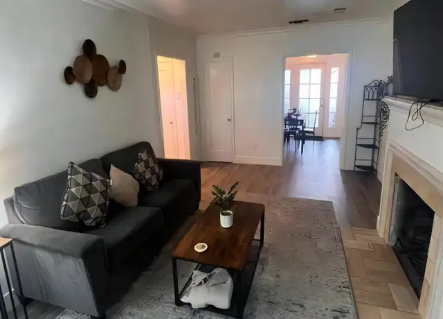 Property at 812 E McKinley Ave, Fresno, CA, 93728, 1 bed, 1 bath, [object Object]