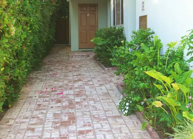 Property at 11669 Mayfield Ave Unit 3, Los Angeles, CA, 90049, 2 beds, 1.5 baths, [object Object]
