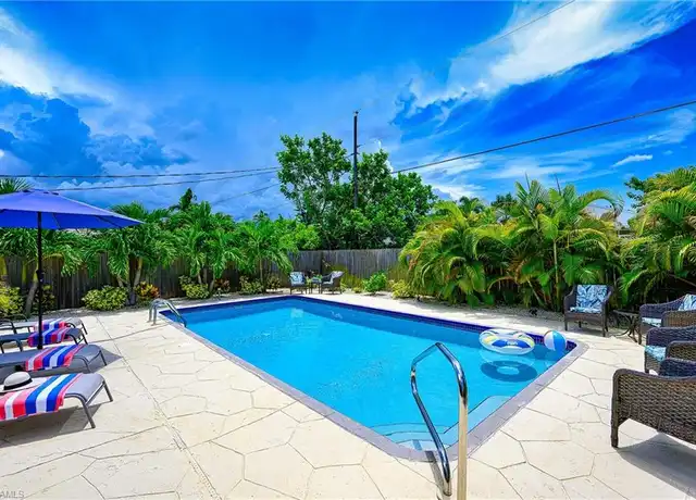 Property at 672 100th Ave N, Naples, FL, 34108, 3 beds, 2 baths, [object Object]